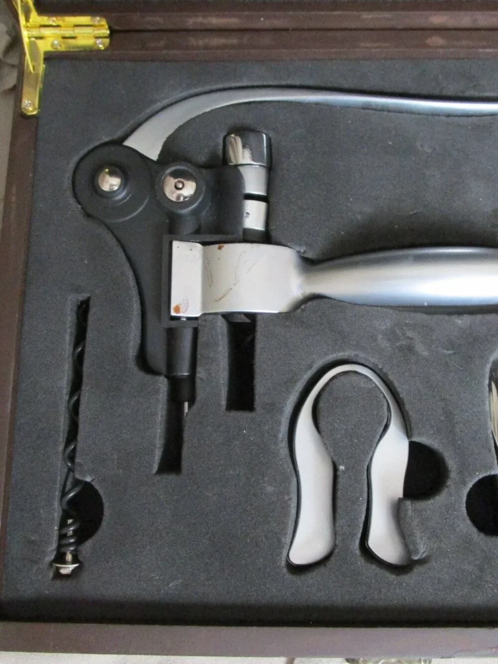 wine opening kit in box